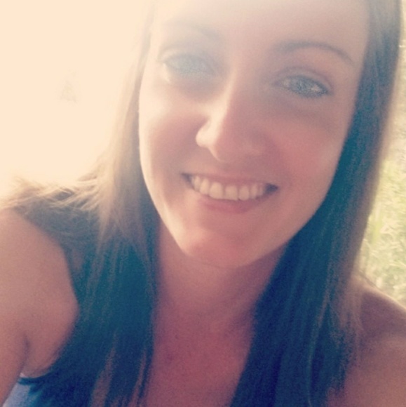 Meet your Posher, Stephanie - Picture 1 of 1